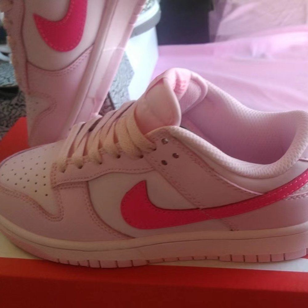 NIKE DUNK LOW